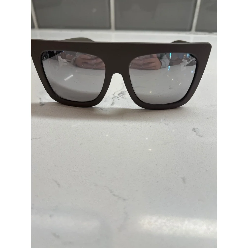 Quay Australia Cafe Racer Sunglasses Matte Brown‎ Silver Mirror Oversized Square